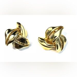 Vintage Gold Tone Clip On Earrings Leaf/Floral/Twist Design